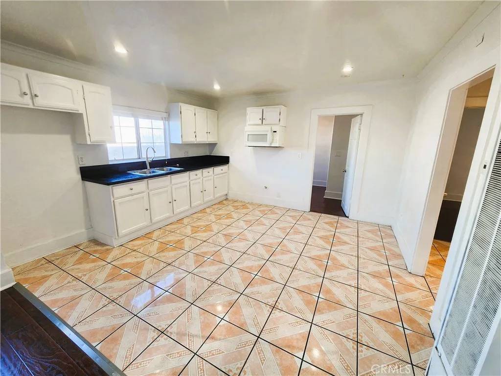 Los Angeles, CA 90044,1210 W Manchester Avenue