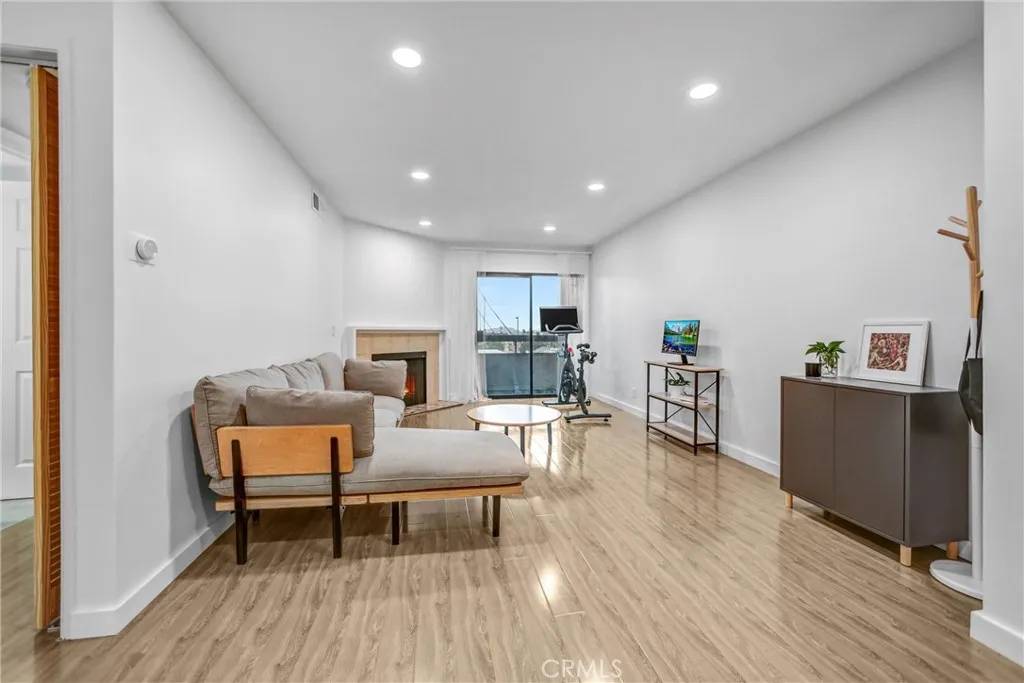 Glendale, CA 91204,460 Oak Street #316