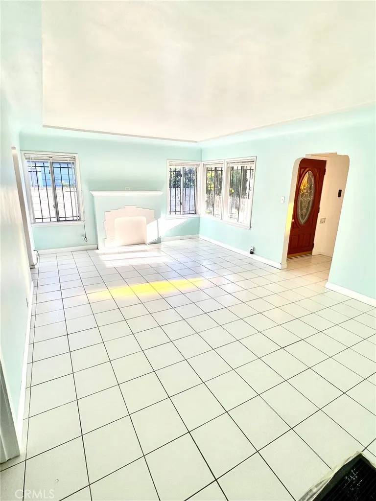 Compton, CA 90221,506 N Burris Avenue