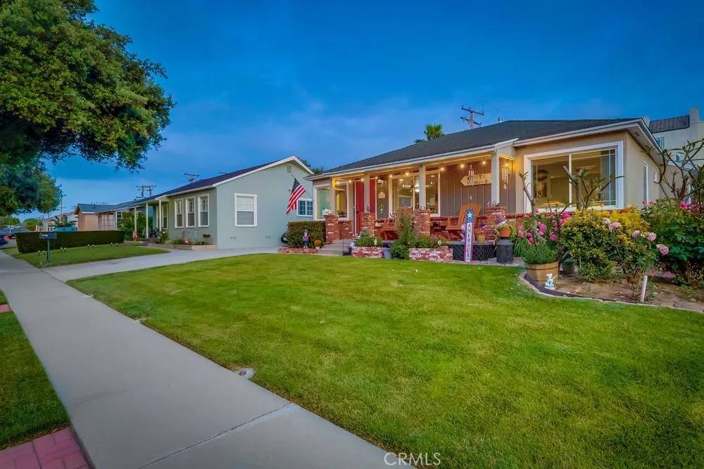 Lakewood, CA 90712,4002 Camerino Street