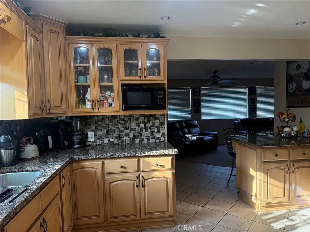 South Gate, CA 90280,6045 Lincoln Avenue