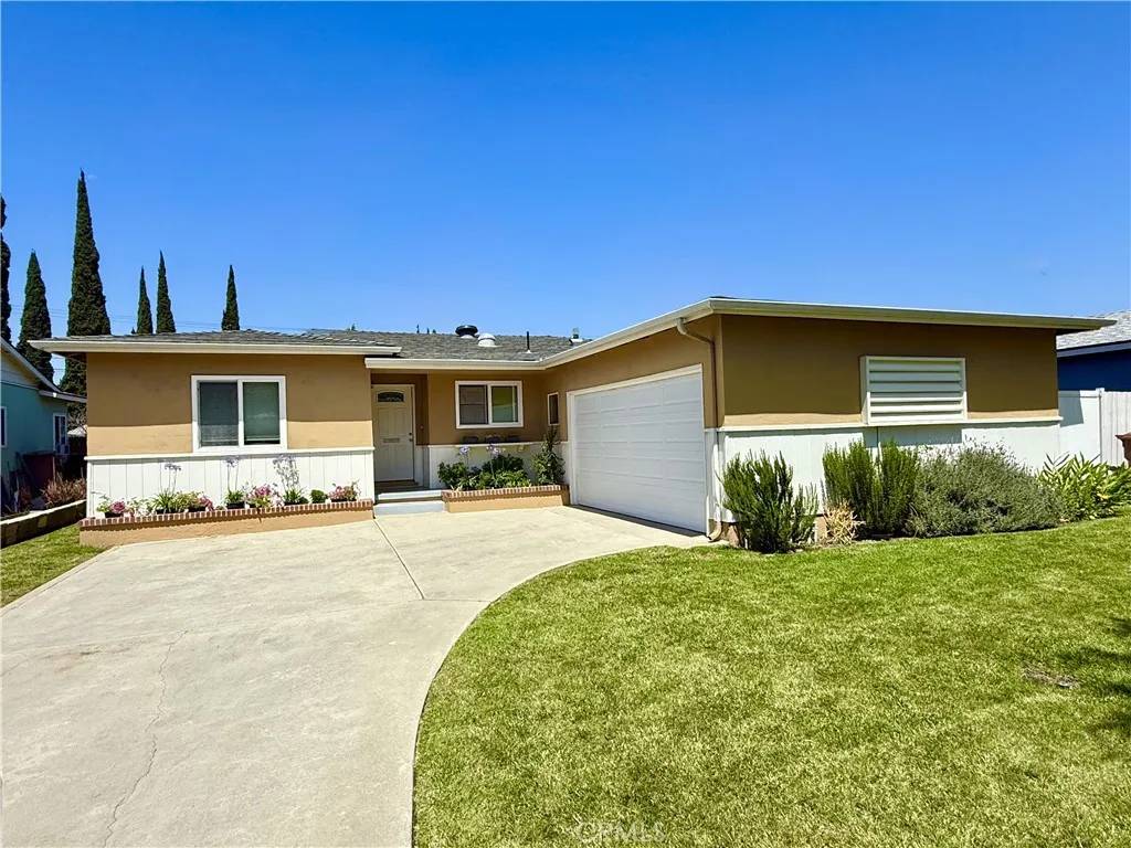 Fullerton, CA 92831,913 N Acacia Avenue