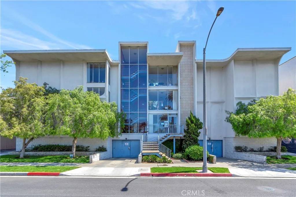 Long Beach, CA 90814,444 Obispo Avenue #201