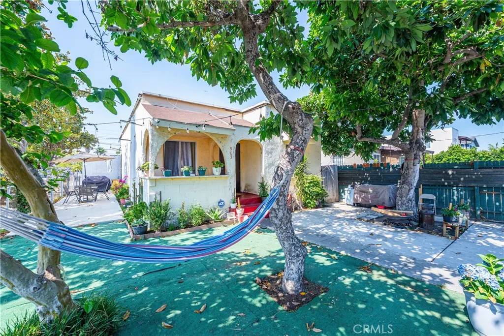 Los Angeles, CA 90059,903 E 109th Place