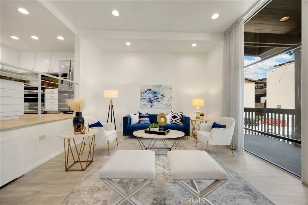 Long Beach, CA 90803,5202 Marina Pacifica Drive South