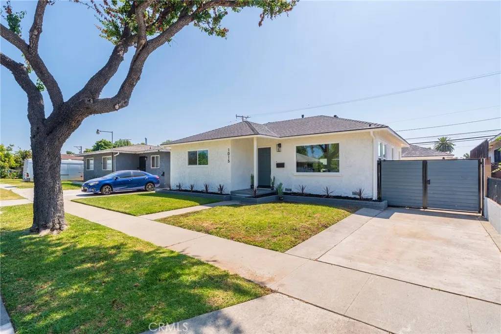 Compton, CA 90221,1015 S Castlegate Avenue