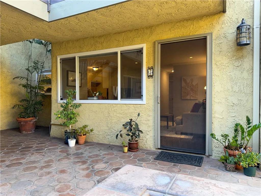 Long Beach, CA 90814,645 Temple Avenue #5