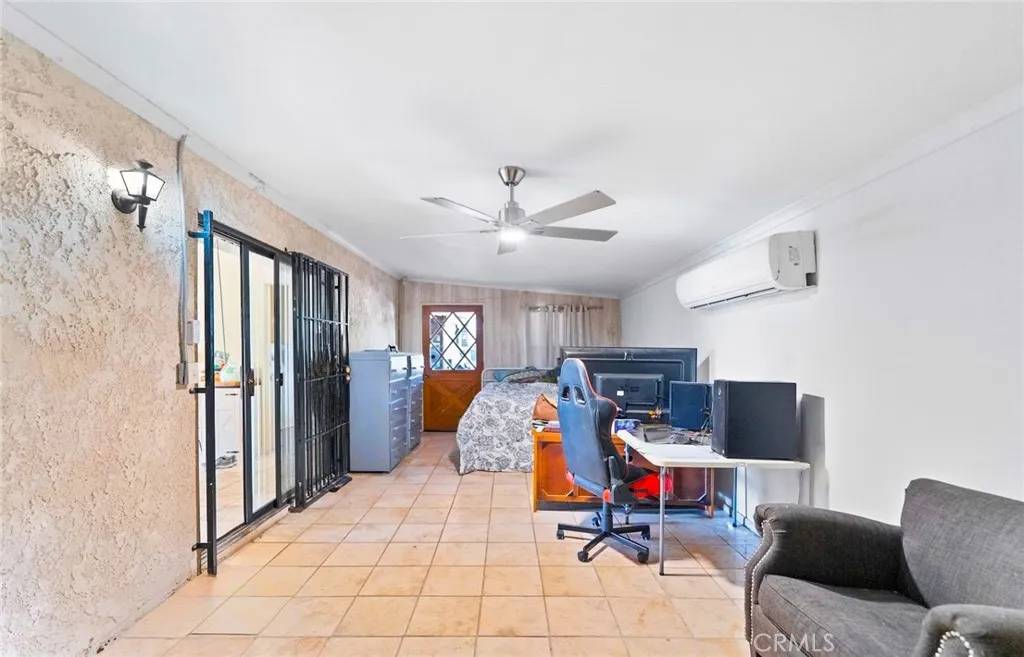 Hesperia, CA 92345,7371 Lyons