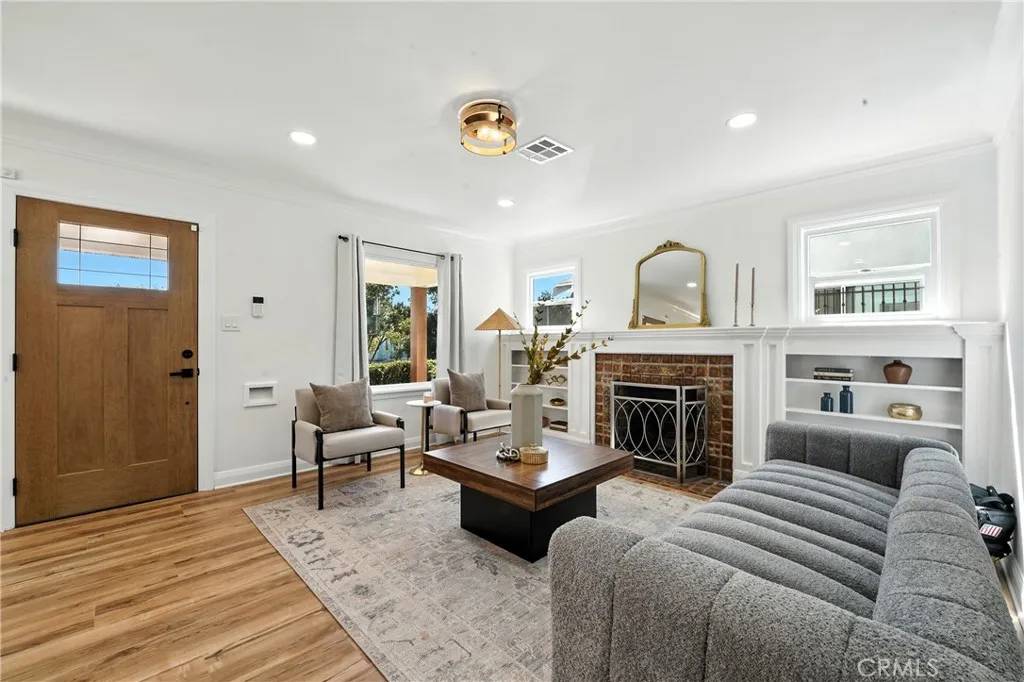 Los Angeles, CA 90043,3741 W 58th Place