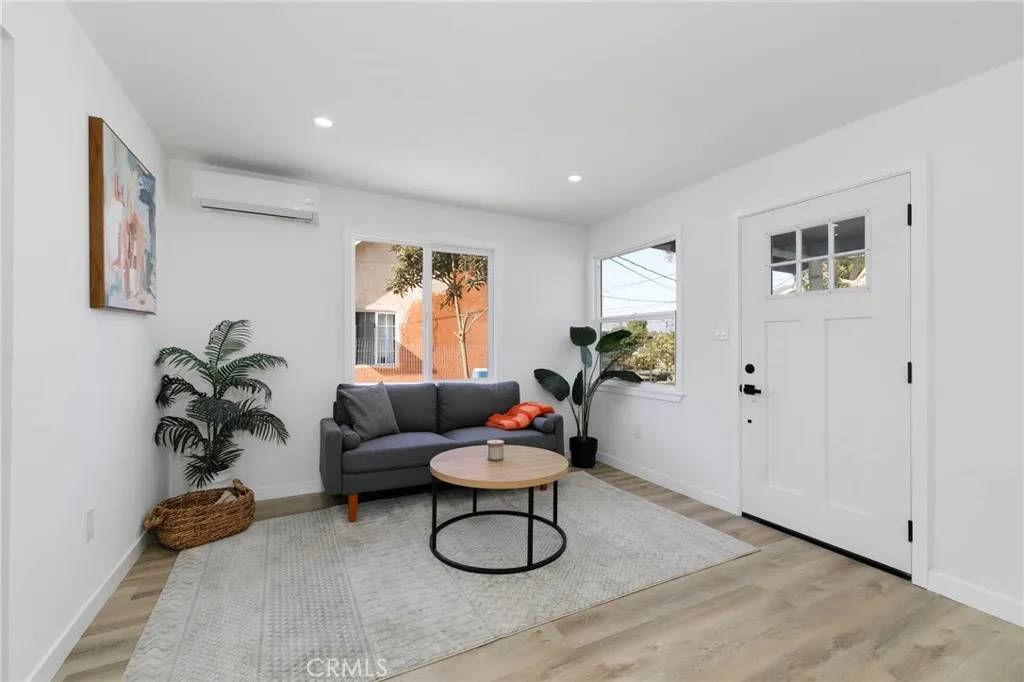 Compton, CA 90222,2036 E Shauer