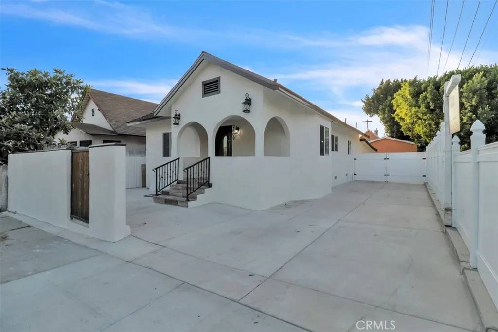 Los Angeles, CA 90065,2697 Merced