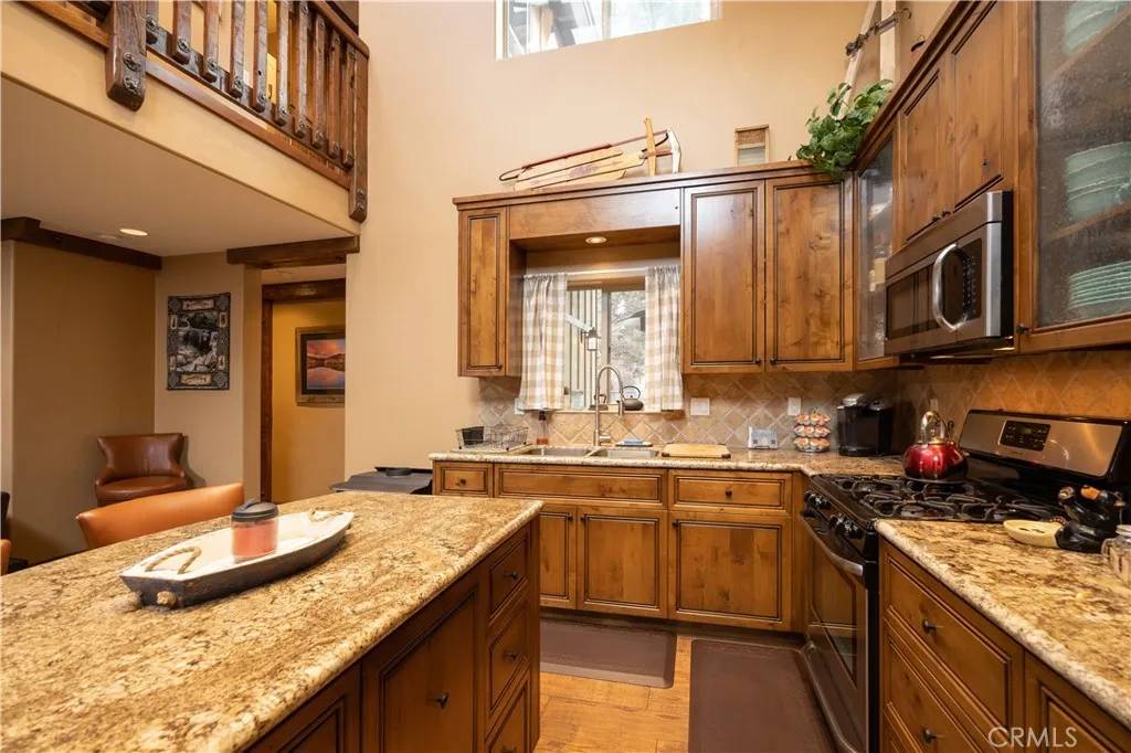 Big Bear City, CA 92314,1016 W Country Club Boulevard