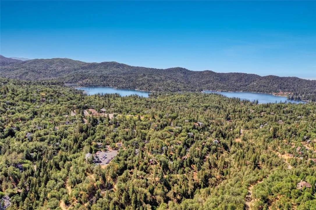 Lake Arrowhead, CA 92352,0 Hwy 173