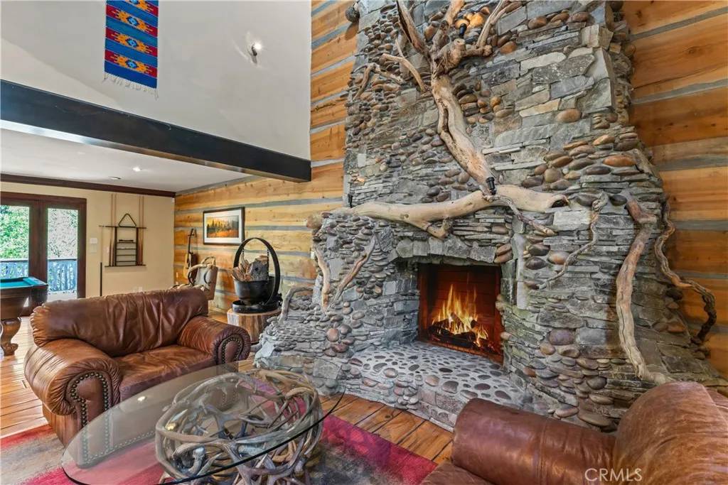 Lake Arrowhead, CA 92352,942 Lake Edge Way