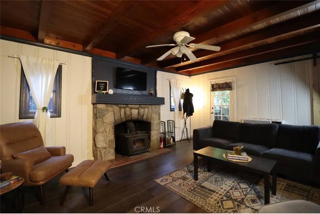 Lake Arrowhead, CA 92352,882 Arrowhead Villa Road