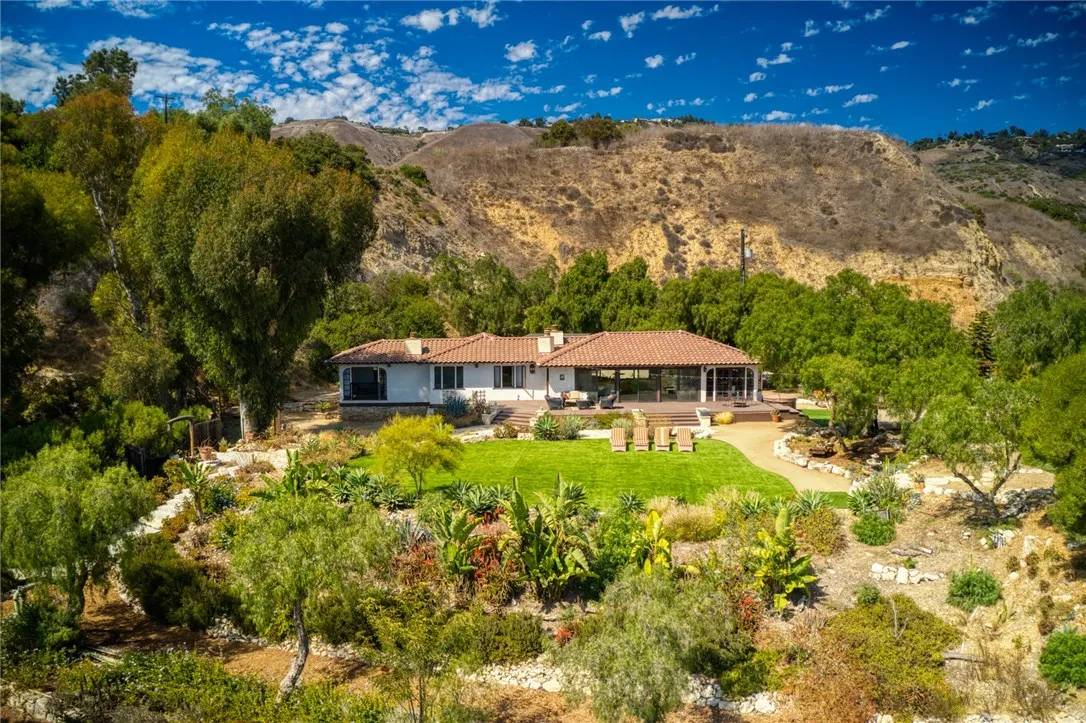 Rancho Palos Verdes, CA 90275,1 W Pomegranate Road