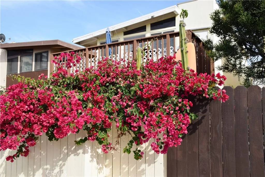 Playa Del Rey, CA 90293,104 Sunridge Street