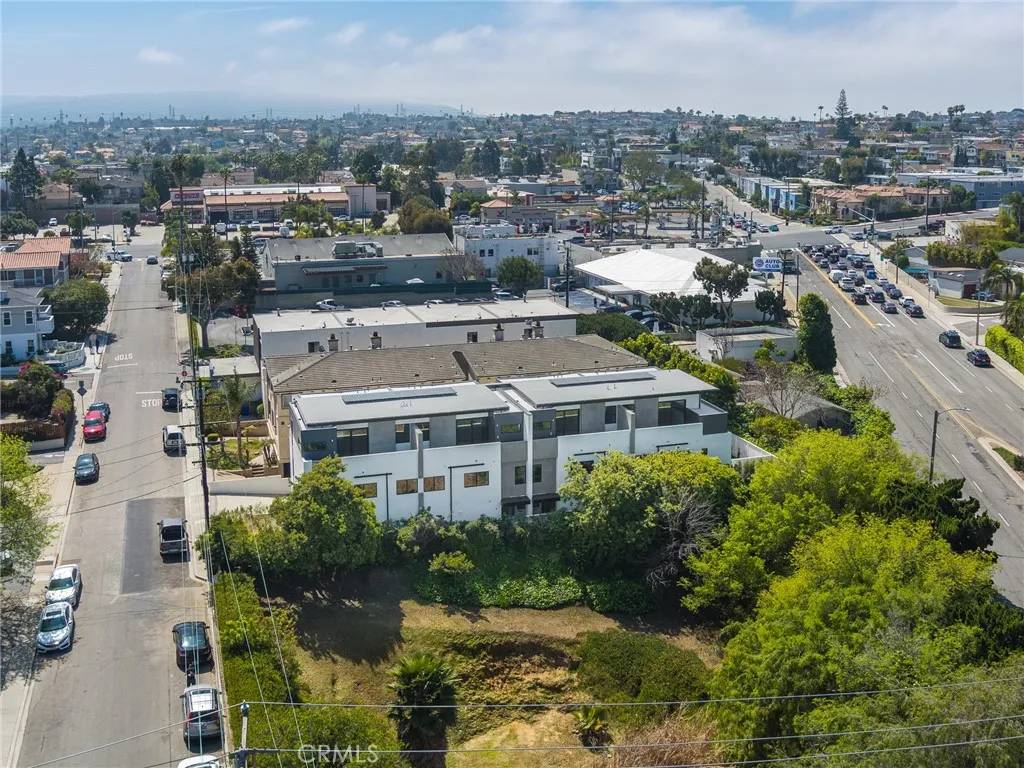 Manhattan Beach, CA 90266,615 Aviation Way