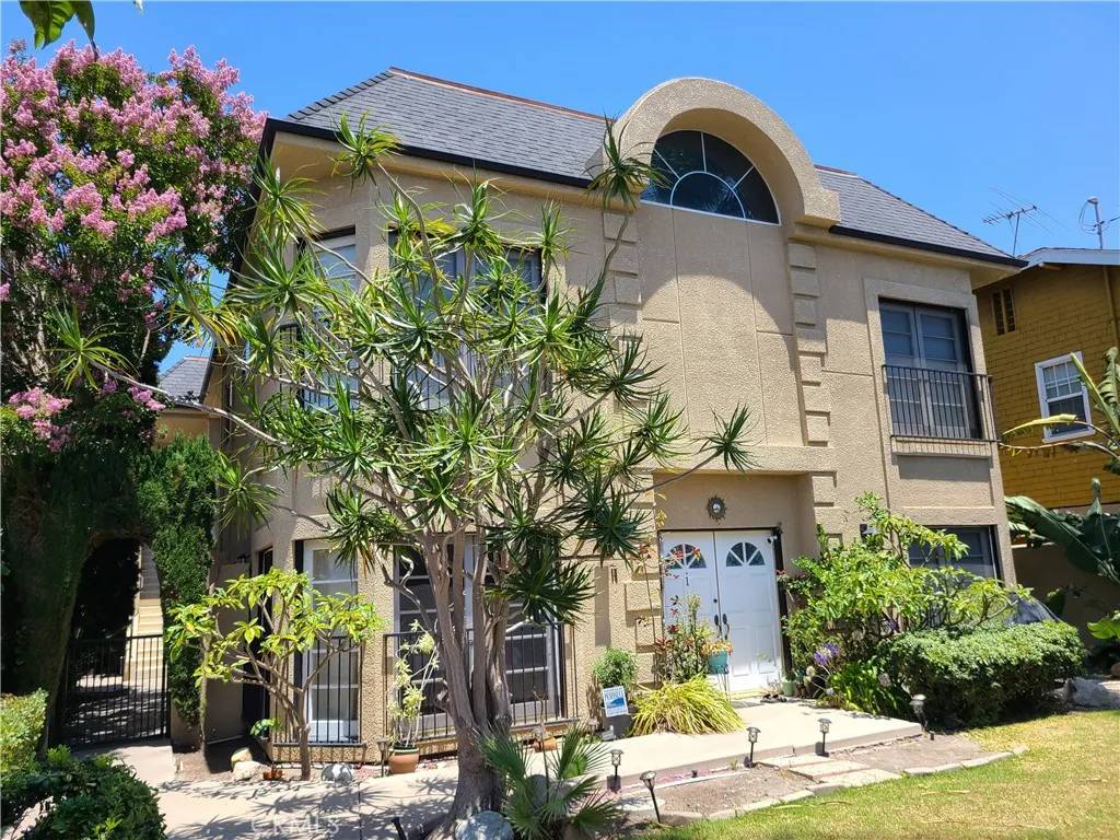 San Pedro, CA 90731,550 W 22nd Street #2