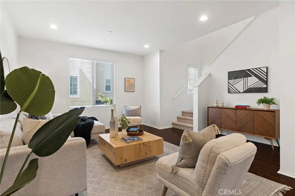 Hawthorne, CA 90250,5525 Ocean #102