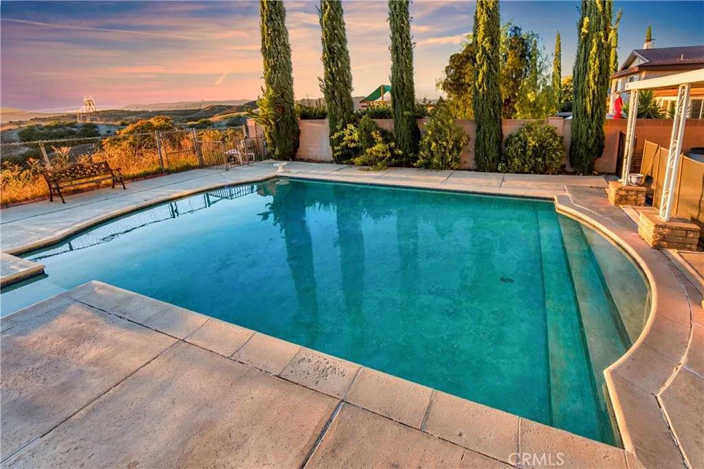 Newhall, CA 91321,25613 Mountain Pass Road