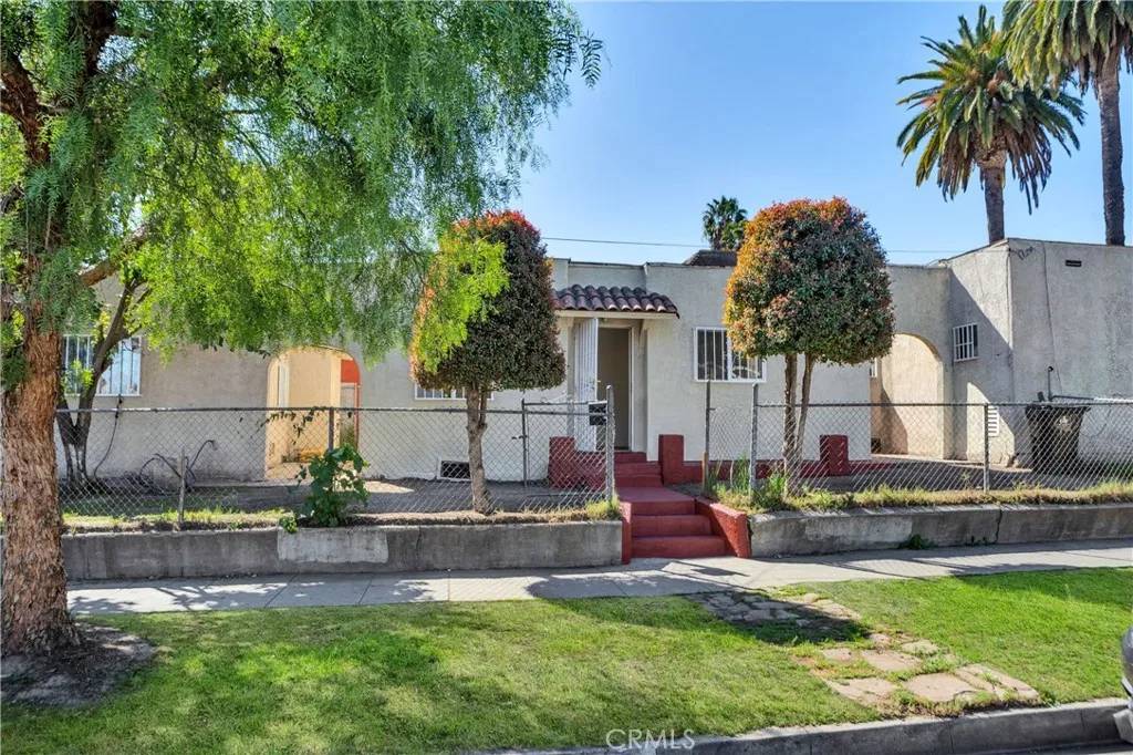 Los Angeles, CA 90044,916 W 88th Street