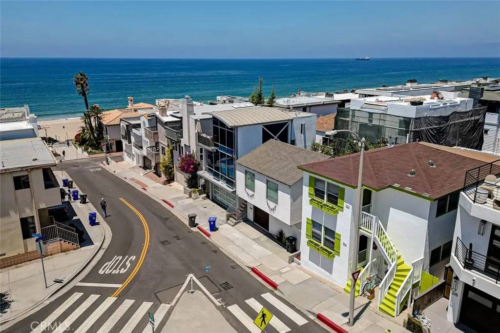 Manhattan Beach, CA 90266,203 15th Street