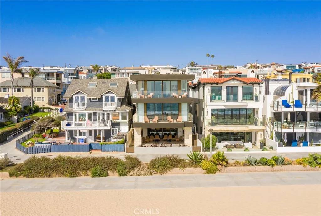 Manhattan Beach, CA 90266,716 The Strand