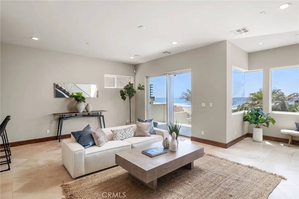 Manhattan Beach, CA 90266,4308 The Strand