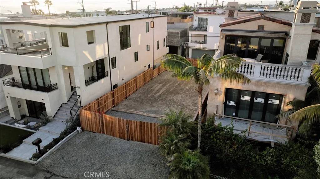 Manhattan Beach, CA 90266,437 29th
