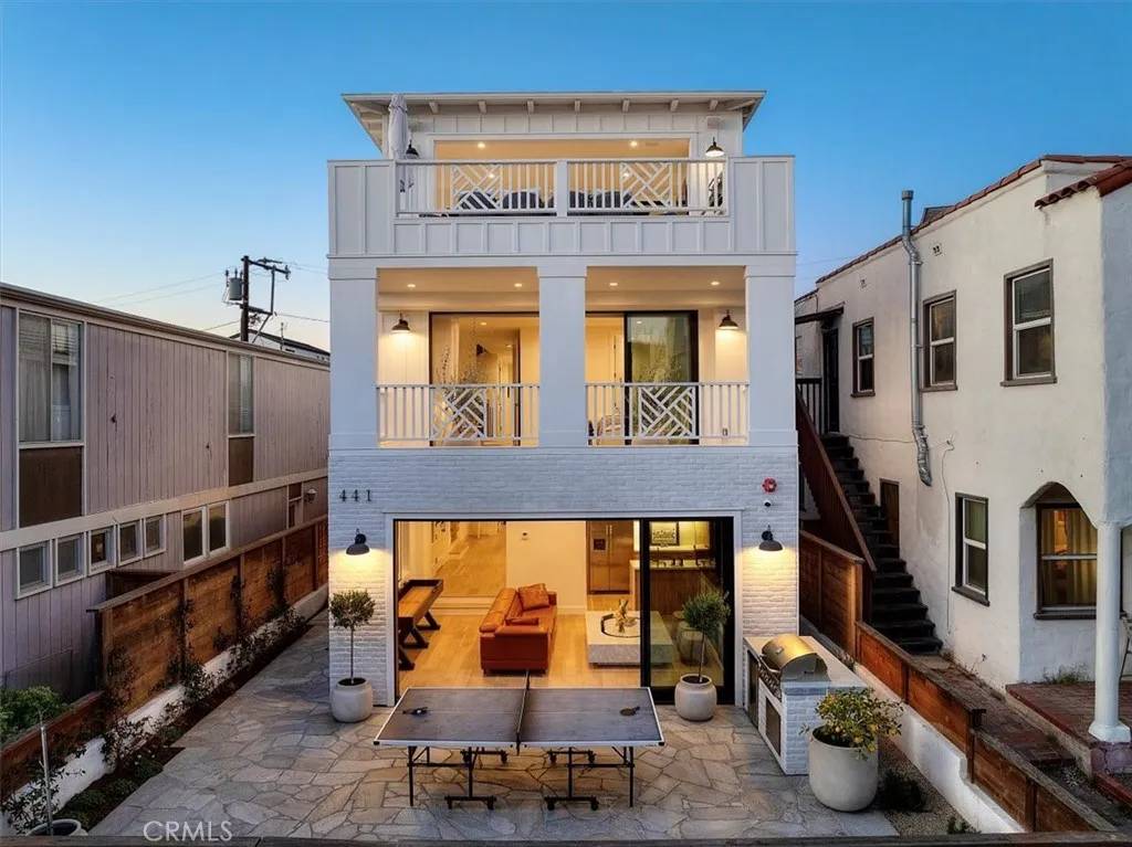 Manhattan Beach, CA 90266,441 34th Street