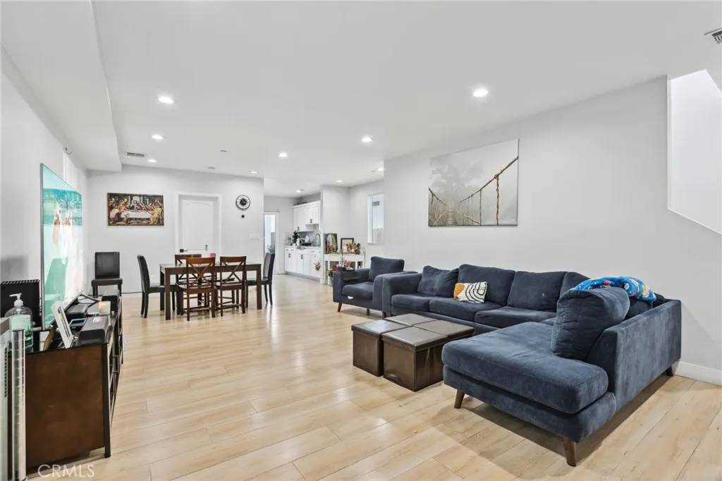 Huntington Park, CA 90255,2806 Cudahy Street