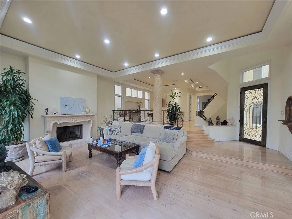 Marina Del Rey, CA 90292,142 Westwind