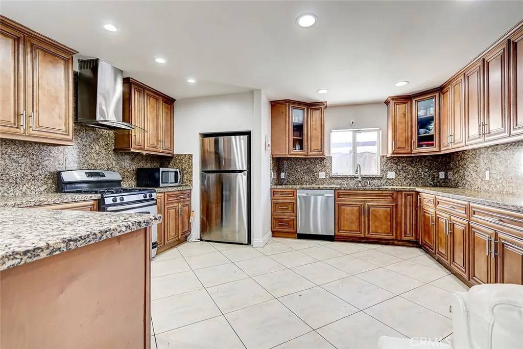 North Hollywood, CA 91606,6732 Farmdale Avenue