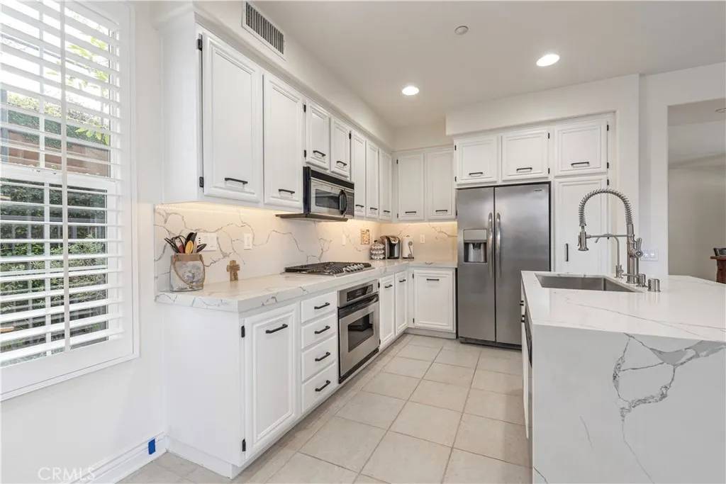 Ladera Ranch, CA 92694,37 Amesbury Court