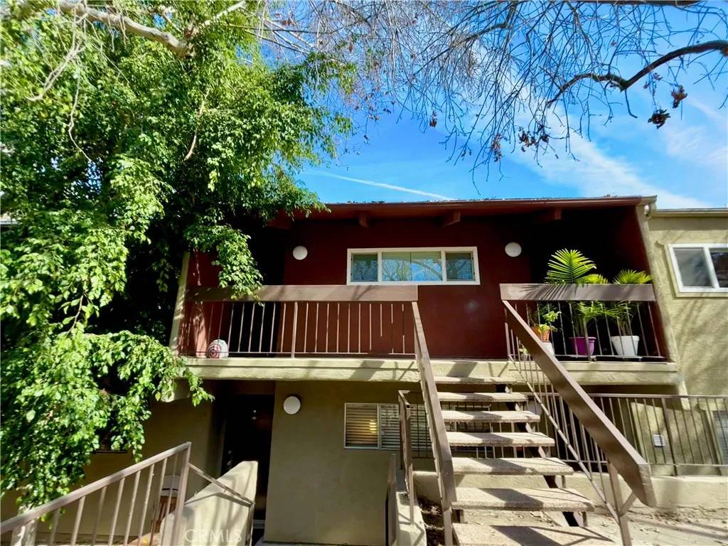 Tarzana, CA 91356,18350 Hatteras Street #260