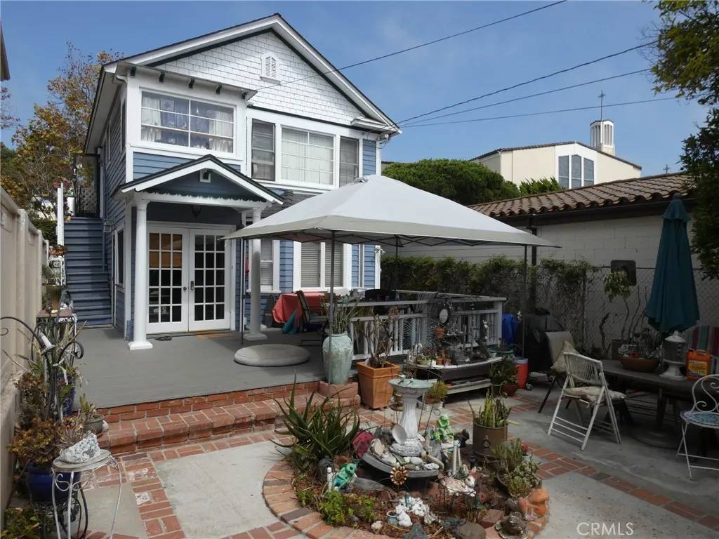 Redondo Beach, CA 90277,218 N Broadway