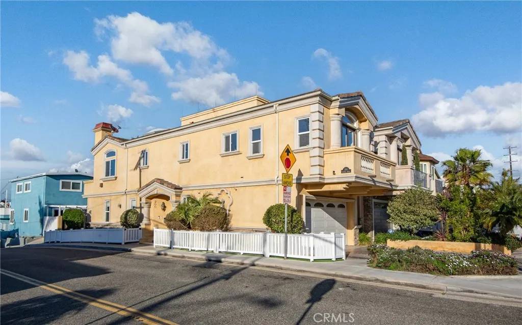 Redondo Beach, CA 90278,200 Goodman Avenue