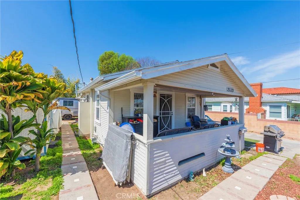 Lomita, CA 90717,25325 Feijoa Ave