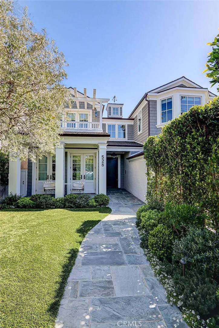 Manhattan Beach, CA 90266,528 15th Street