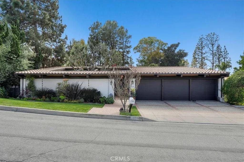 Palos Verdes Estates, CA 90274,1329 Via Gabriel