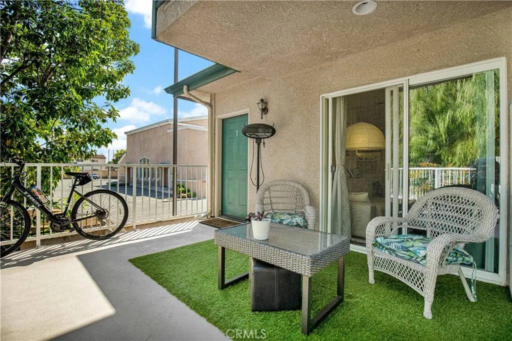 Carson, CA 90745,1227 E Carson Street #1