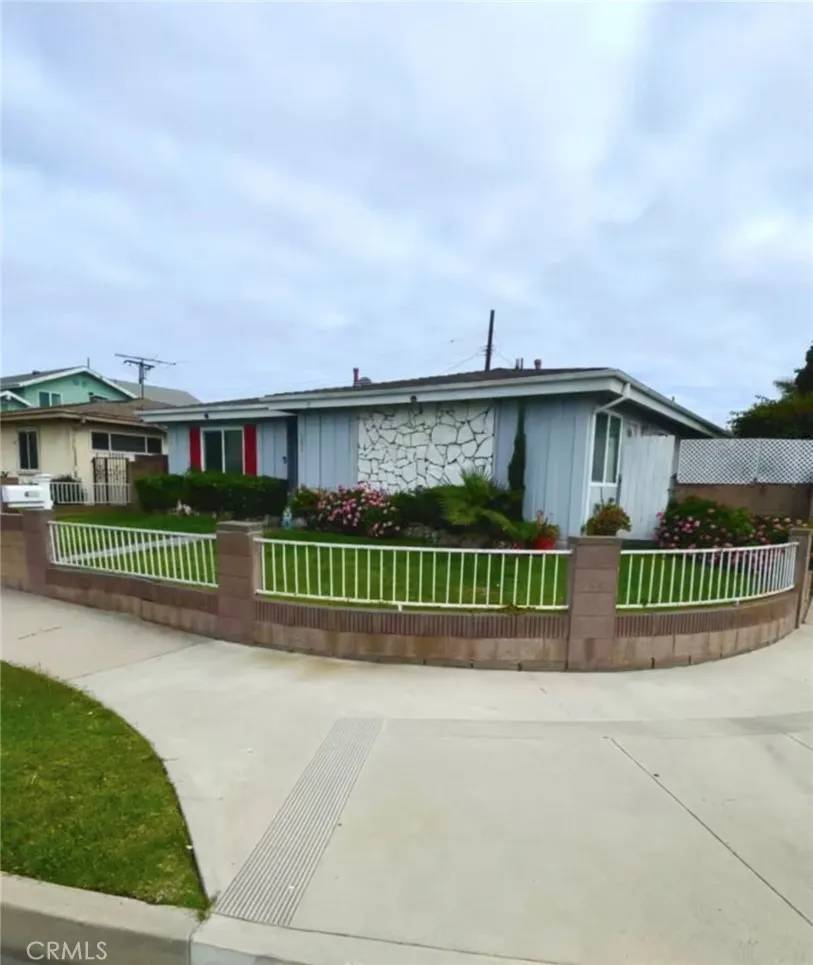 Wilmington, CA 90744,432 E Q Street East
