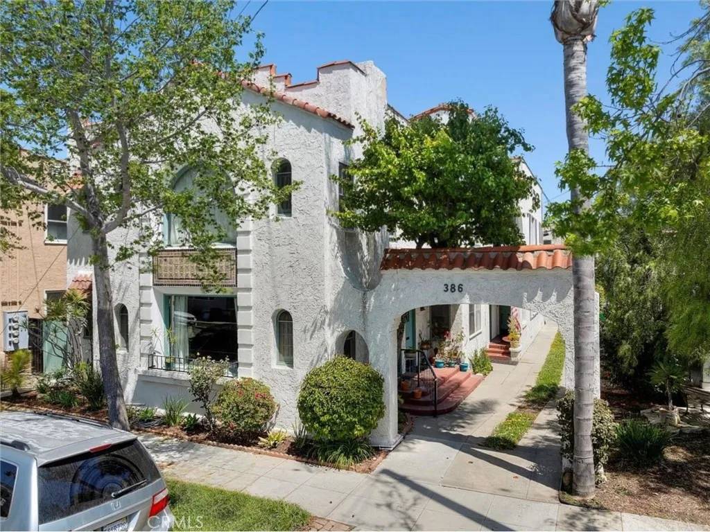 Long Beach, CA 90814,386 Mira Mar Avenue
