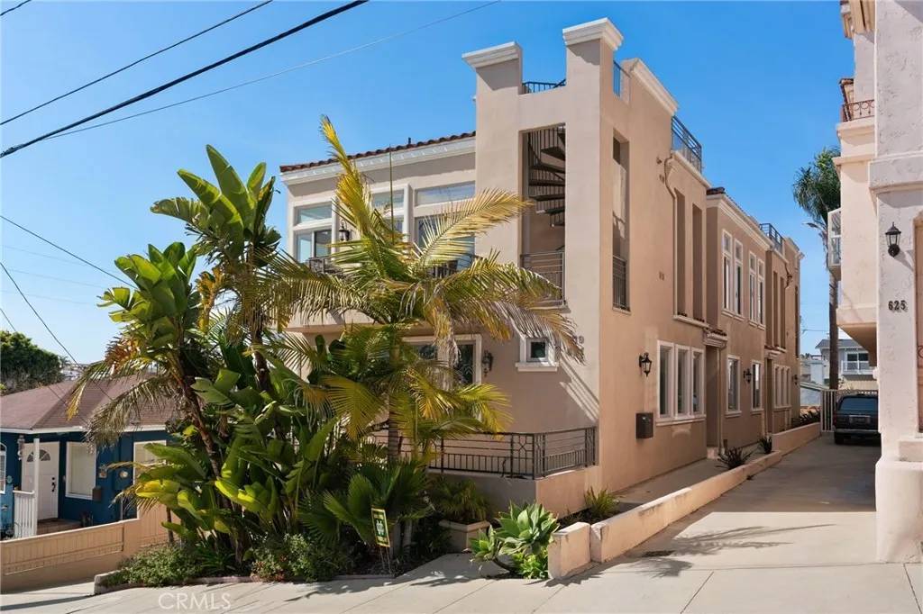 Hermosa Beach, CA 90254,619 10th Street