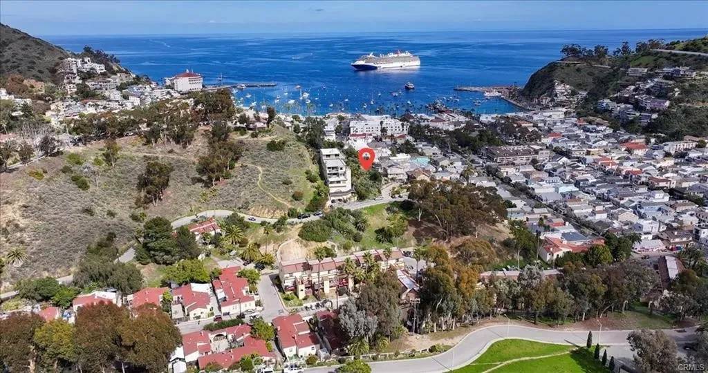 Avalon, CA 90704,0 Tremont