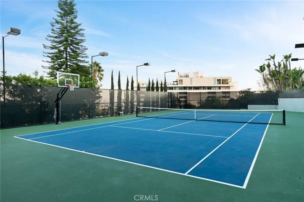 West Hollywood, CA 90069,1447 N Kings Road