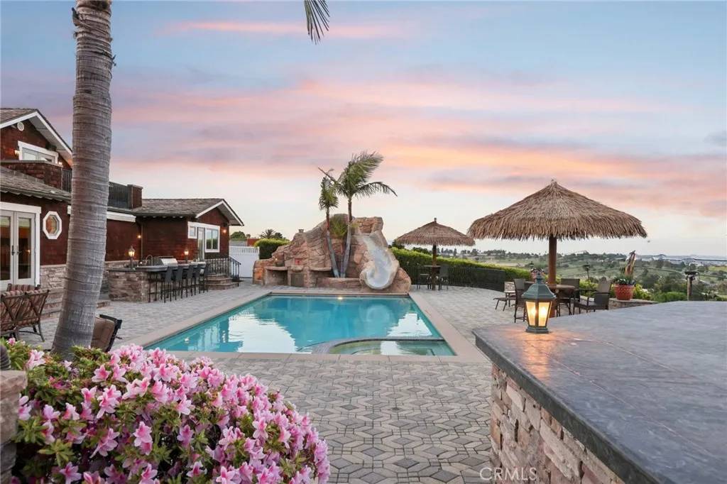 Rancho Palos Verdes, CA 90275,16 Saddle Road