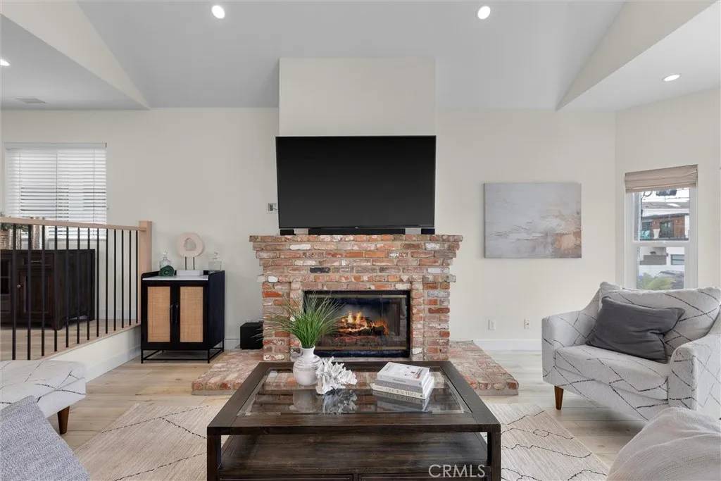Redondo Beach, CA 90278,1727 Spreckels Lane