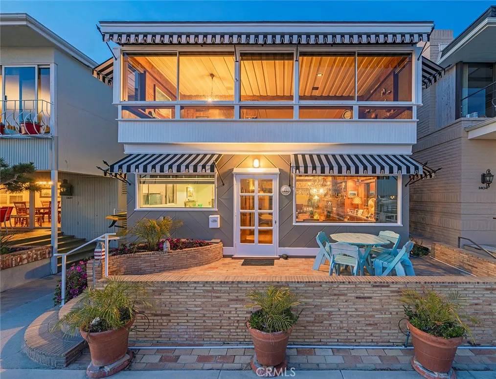 Newport Beach, CA 92662,1402 S Bay Front